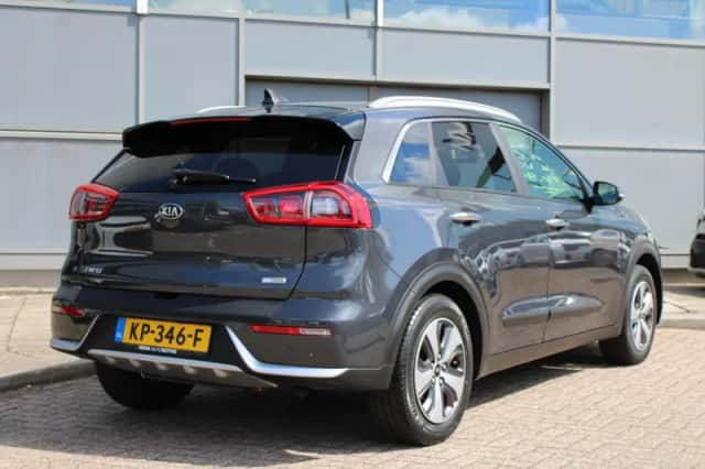Kia Niro (2016) thumbnail 2