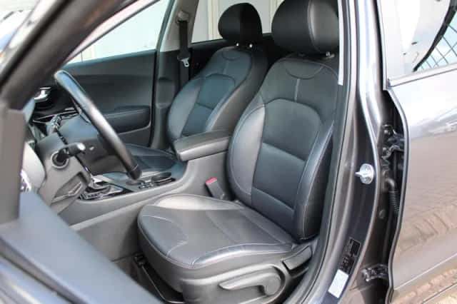 Kia Niro (2016) thumbnail 3