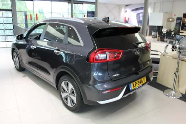 Kia Niro (2016) thumbnail 3