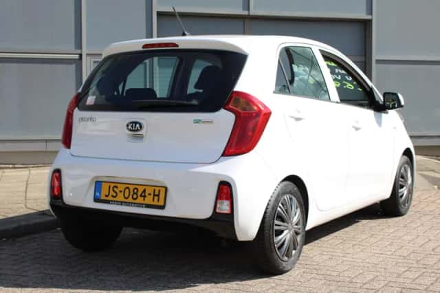 Kia Picanto (2016) thumbnail 2