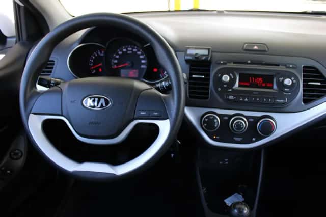 Kia Picanto (2016) thumbnail 3