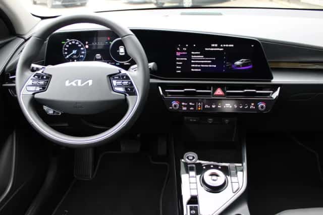 Kia Niro (2025) thumbnail 3