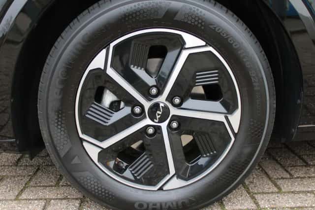 Kia Niro (2025) thumbnail 5
