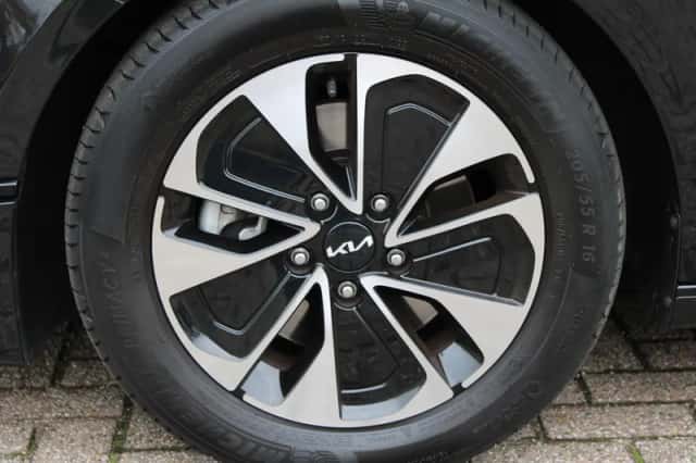 Kia Ceed (2025) thumbnail 5