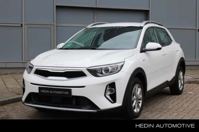 Kia Stonic (2022) thumbnail 1