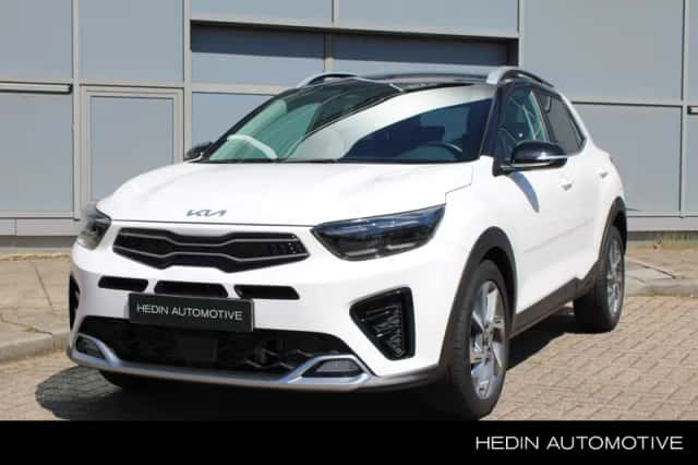 Kia Stonic (2023) thumbnail 1