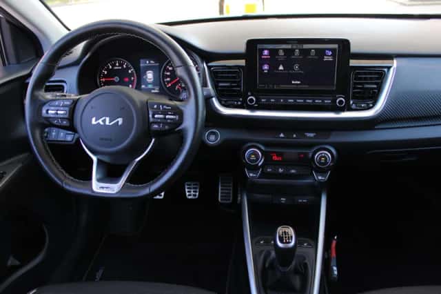 Kia Stonic (2023) thumbnail 3