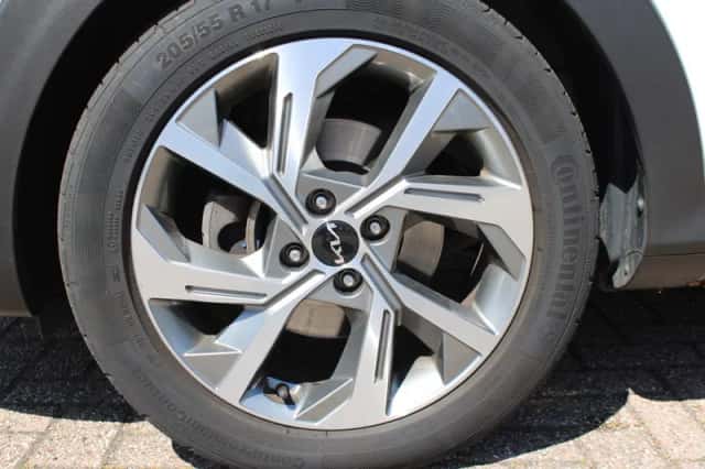 Kia Stonic (2023) thumbnail 7