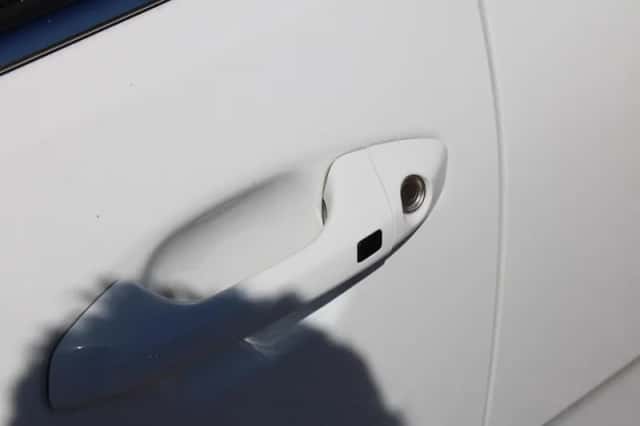Kia Stonic (2023) thumbnail 8