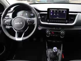 Kia Stonic (2025) thumbnail 3