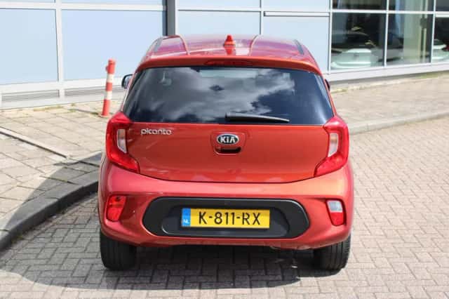 Kia Picanto (2021) thumbnail 23