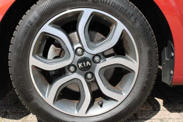 Kia Picanto (2021) thumbnail 5