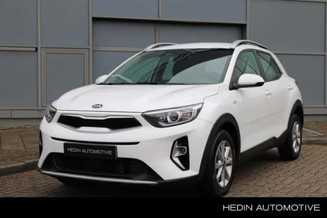 Kia Stonic (2021) thumbnail 1