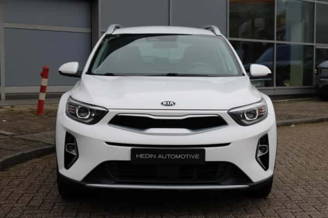 Kia Stonic (2021) thumbnail 12