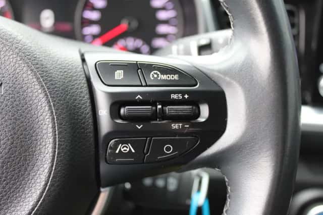 Kia Stonic (2021) thumbnail 15