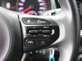 Kia Stonic (2021) thumbnail 15