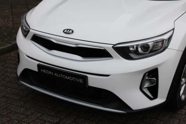 Kia Stonic (2021) thumbnail 17