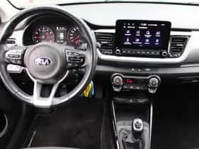 Kia Stonic (2021) thumbnail 3