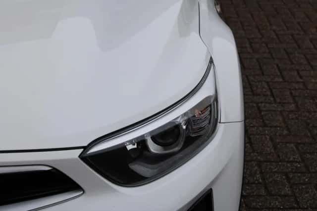 Kia Stonic (2021) thumbnail 5