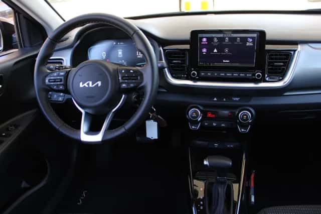 Kia Stonic (2025) thumbnail 3