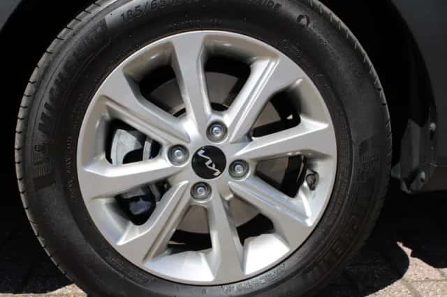 Kia Stonic (2025) thumbnail 7