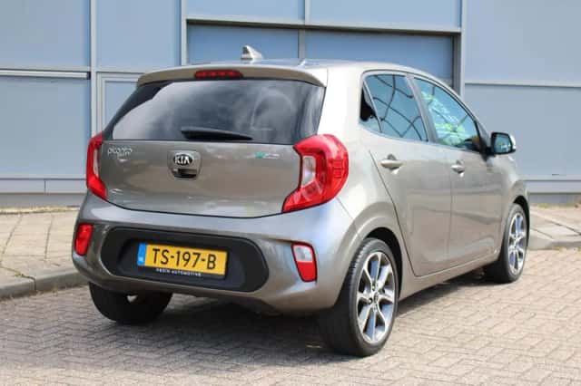 Kia Picanto (2018) thumbnail 2