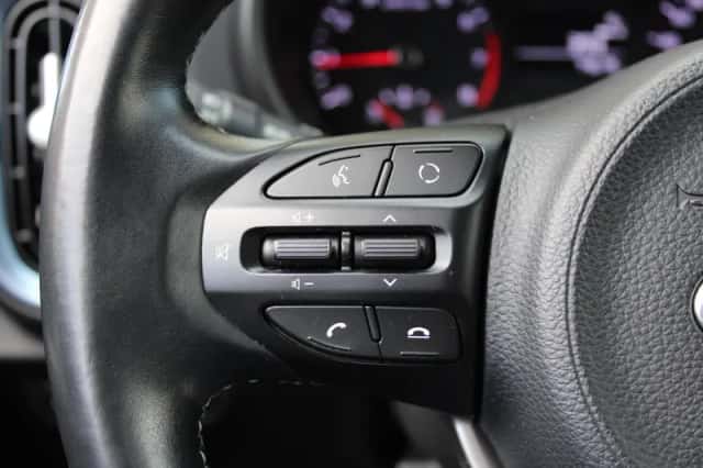 Kia Picanto (2018) thumbnail 15