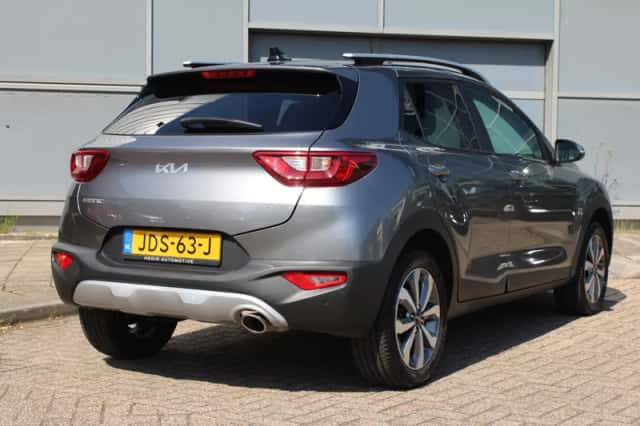Kia Stonic (2025) thumbnail 2