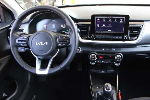 Kia Stonic (2025) thumbnail 3