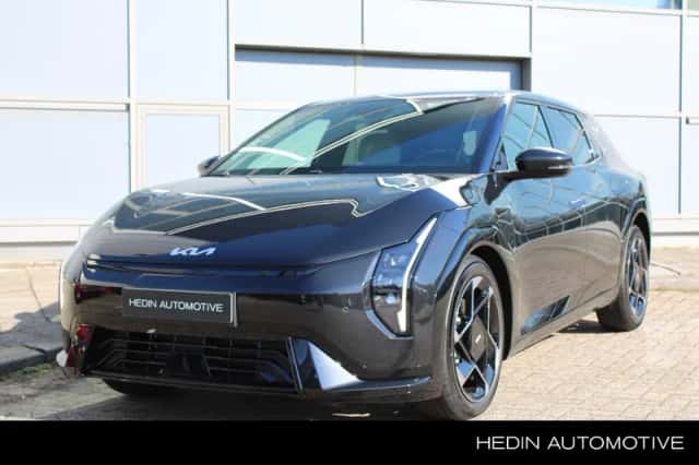 Kia EV4 (2026) thumbnail 1