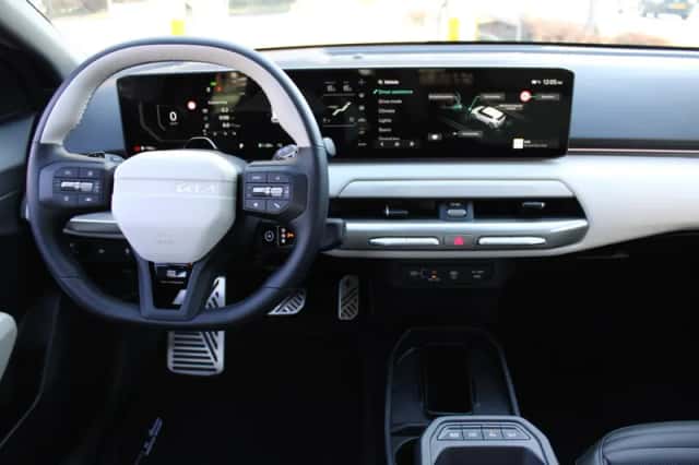 Kia EV4 (2026) thumbnail 3