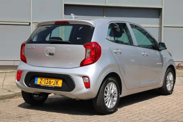 Kia Picanto (2024) thumbnail 2