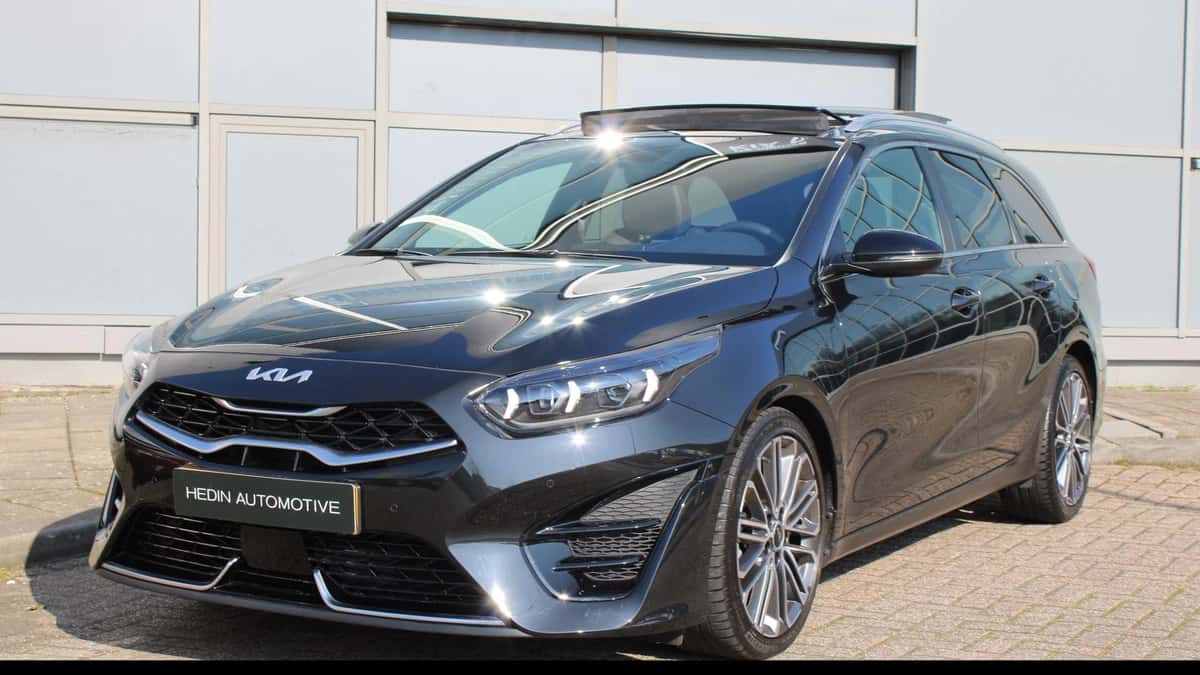 Kia Ceed Sportswagon (2025) — foto 1