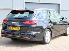 Kia Ceed Sportswagon (2023) thumbnail 2