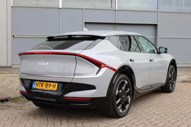 Kia EV6 (2025) thumbnail 2