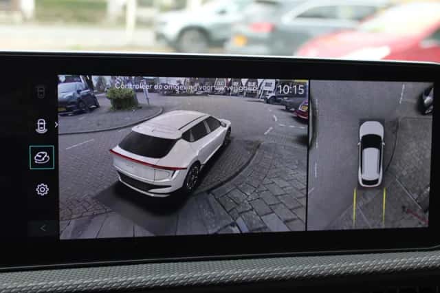 Kia EV6 (2025) thumbnail 11