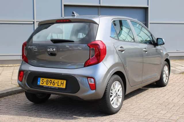 Kia Picanto (2023) thumbnail 2