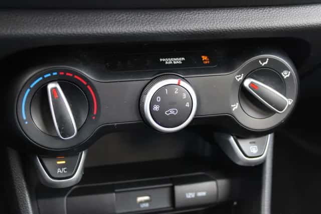 Kia Picanto (2023) thumbnail 11