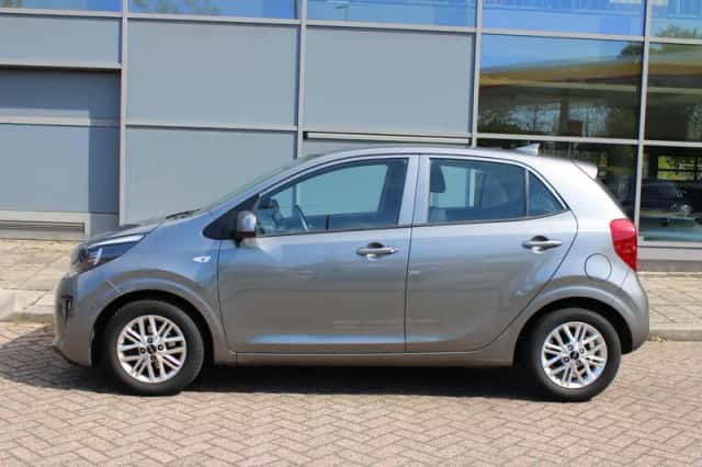 Kia Picanto (2023) thumbnail 18