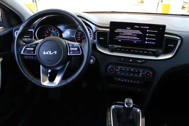 Kia Ceed Sportswagon (2022) thumbnail 3