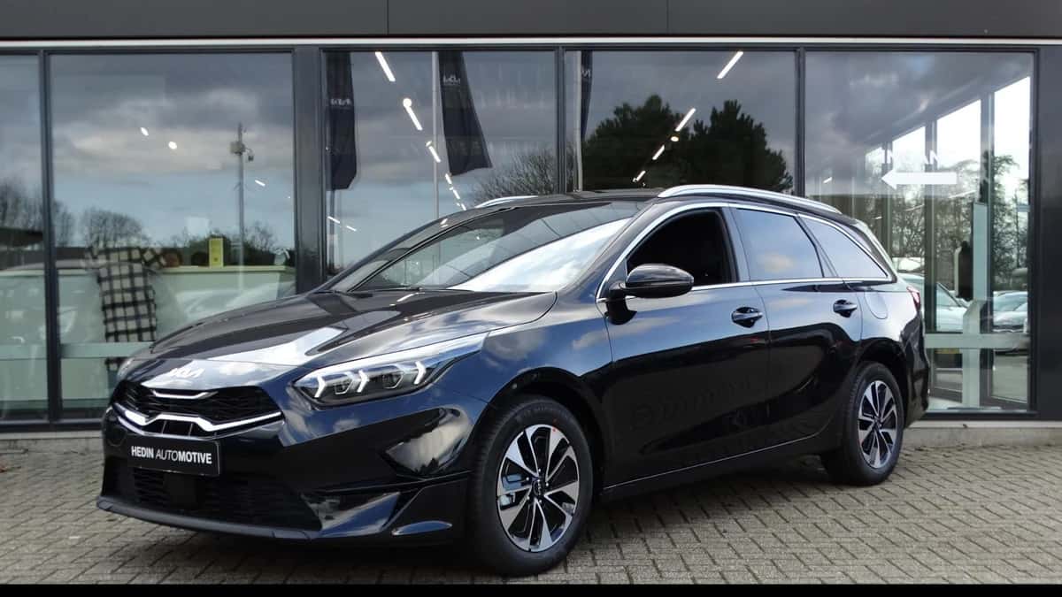 Kia Ceed Sportswagon (2025) — foto 1