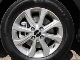 Kia Stonic (2024) thumbnail 8