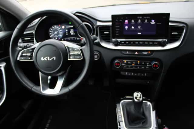 Kia Ceed Sportswagon (2024) thumbnail 3