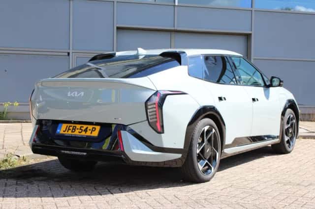 Kia EV4 (2025) thumbnail 2