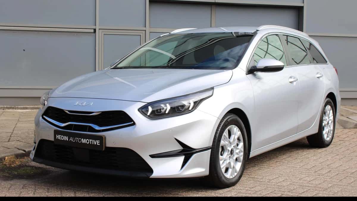 Kia Ceed Sportswagon (2024) — foto 1
