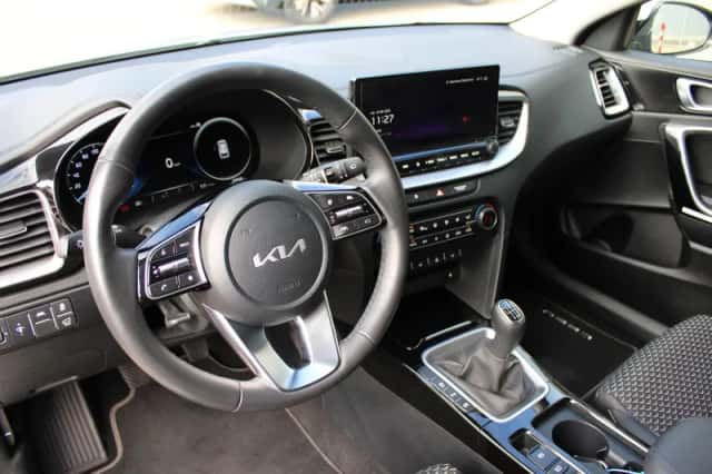 Kia Ceed Sportswagon (2024) thumbnail 3