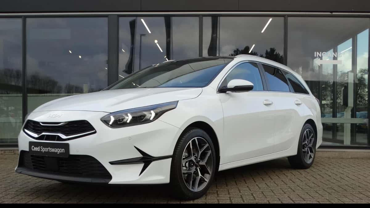 Kia Ceed Sportswagon (2025) — foto 1