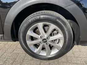 Kia Stonic (2023) thumbnail 4