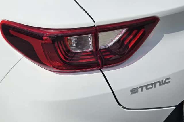 Kia Stonic (2025) thumbnail 6