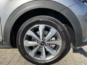 Kia Stonic (2025) thumbnail 5
